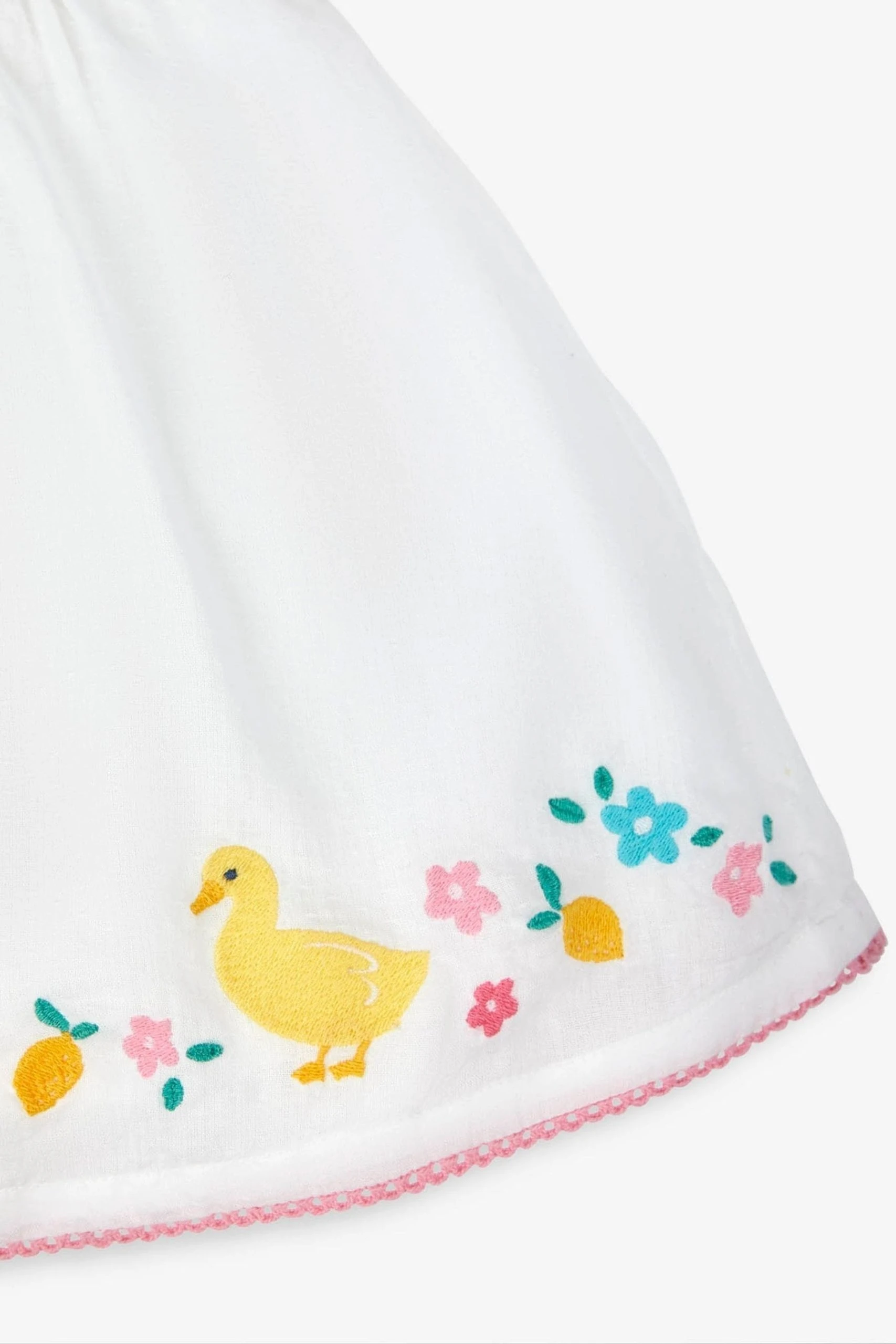 Jojo Maman Bebe JoJo Maman Bébé Duck Appliqué Smocked Baby Dress With Knickers 6 Jojo Maman Bebe JoJo Maman Bébé Duck Appliqué Smocked Baby Dress With Knickers - Image 4