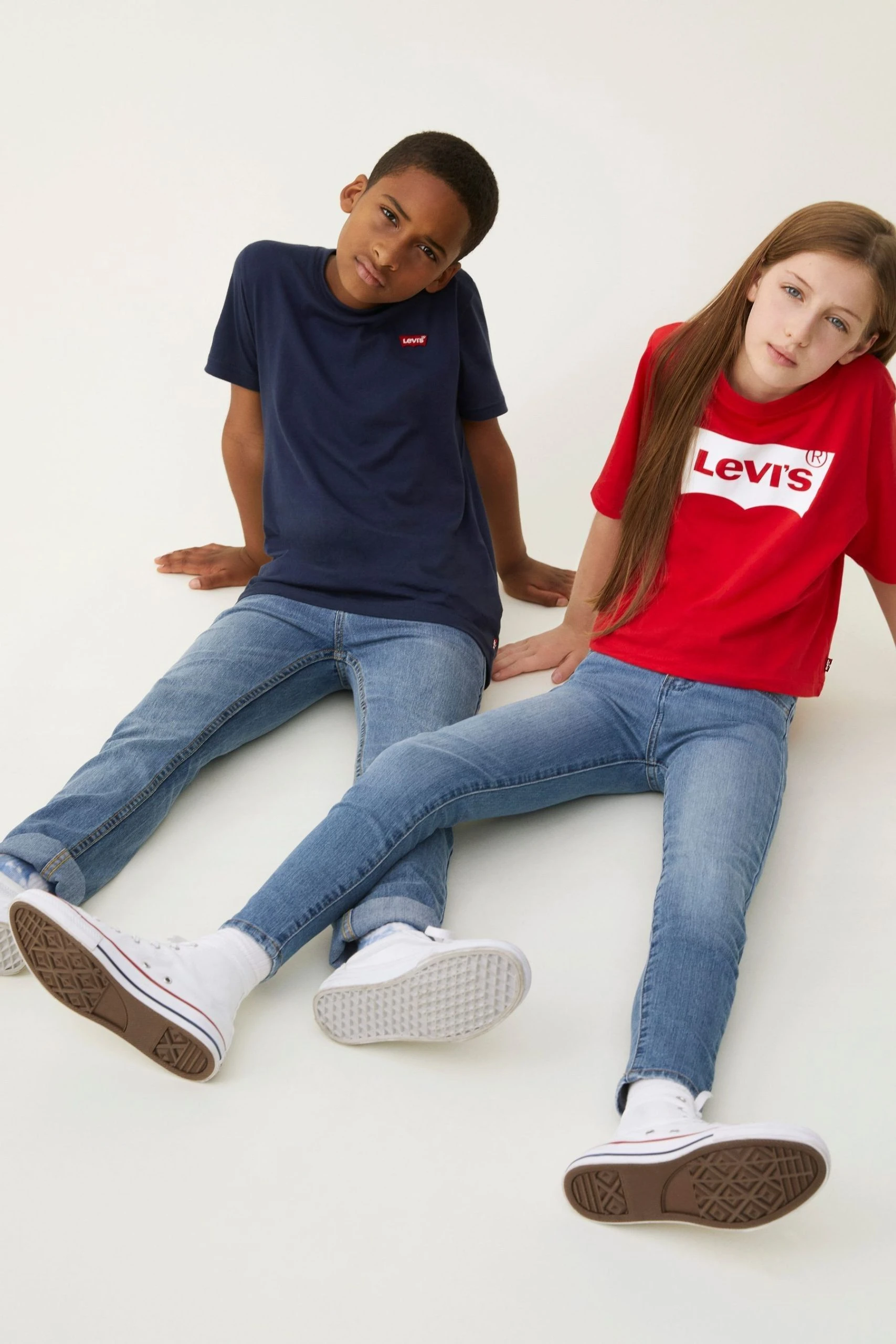 Levi's® High Rise Cropped Batwing Logo T-Shirt 7 Levi's® High Rise Cropped Batwing Logo T-Shirt - Image 5