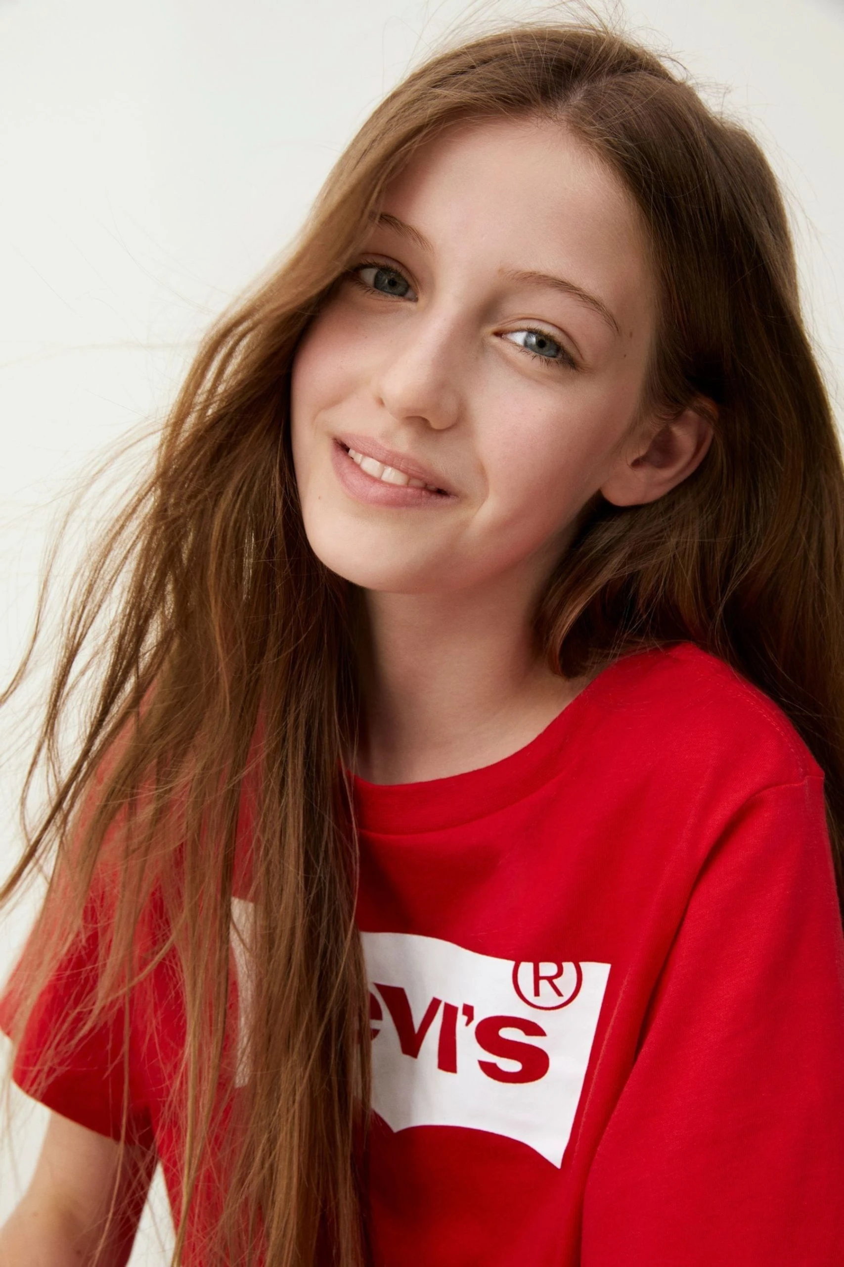 Levi's® High Rise Cropped Batwing Logo T-Shirt 8 Levi's® High Rise Cropped Batwing Logo T-Shirt - Image 6