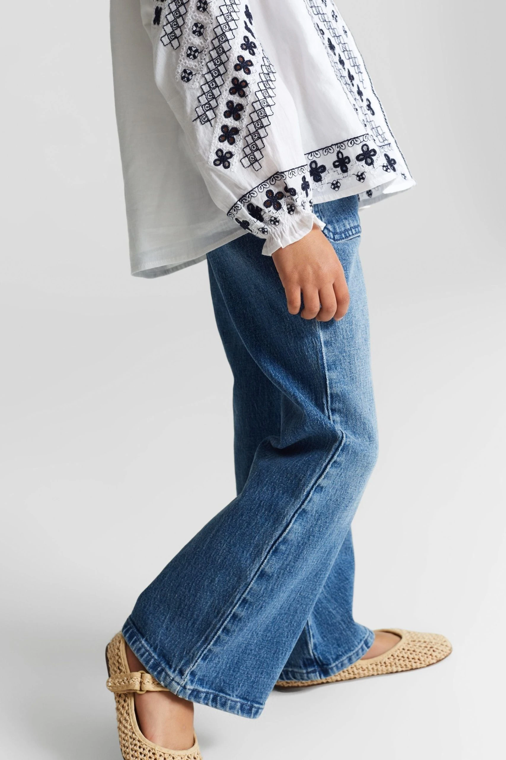 Reiss Clara Junior Embroidered Blouse 6 Reiss Clara Junior Embroidered Blouse - Image 4