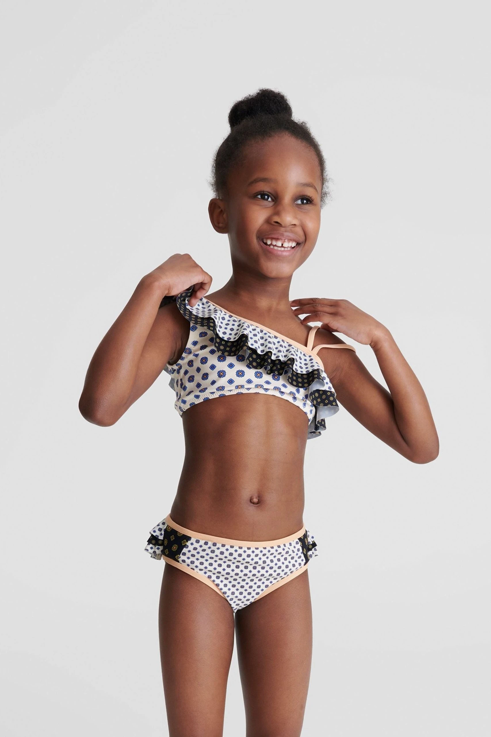 Reiss Frankie Junior Ruffle Shoulder Print Bikini 3 Reiss Frankie Junior Ruffle Shoulder Print Bikini